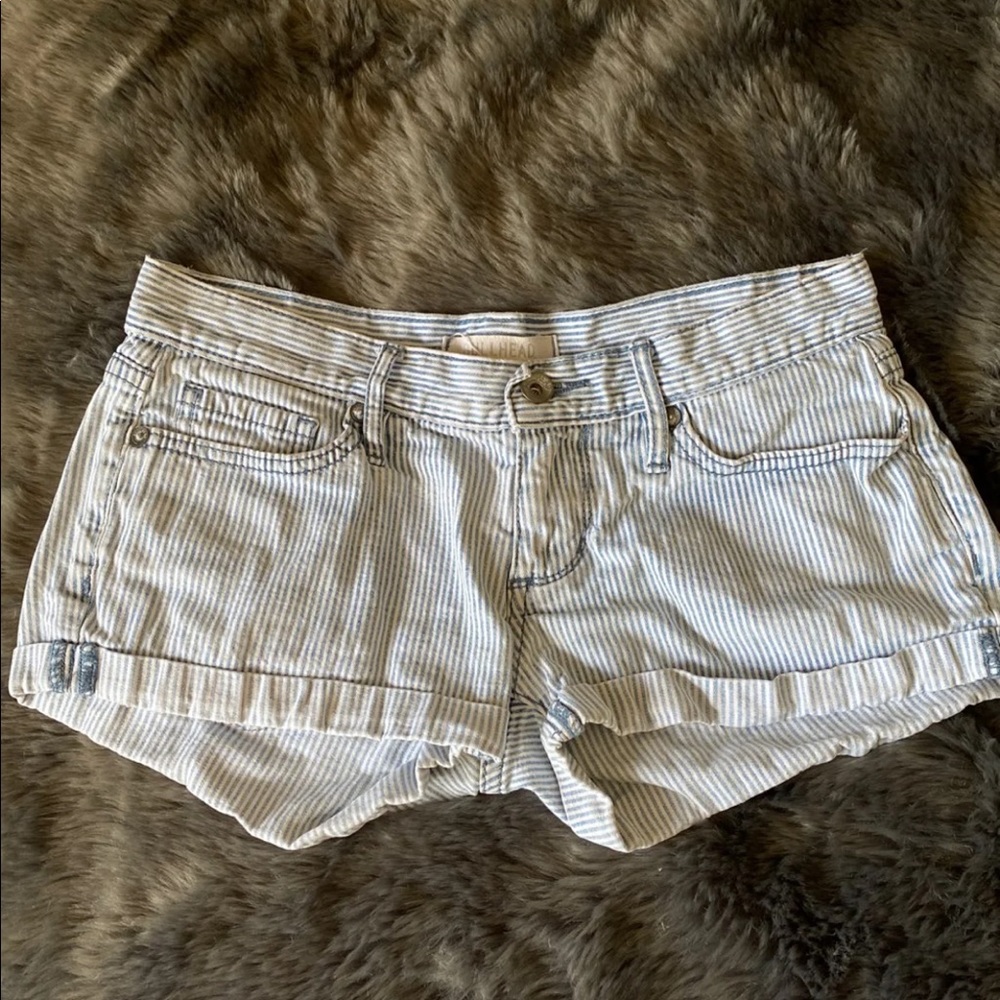 Bullhead blue and white striped shorts